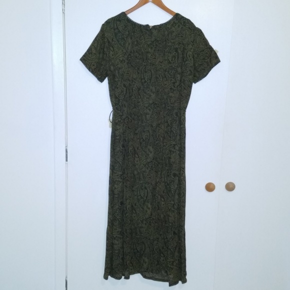 Gorgeous Paisley Dress from  Sarah Elizabeth. - Picture 2 of 5